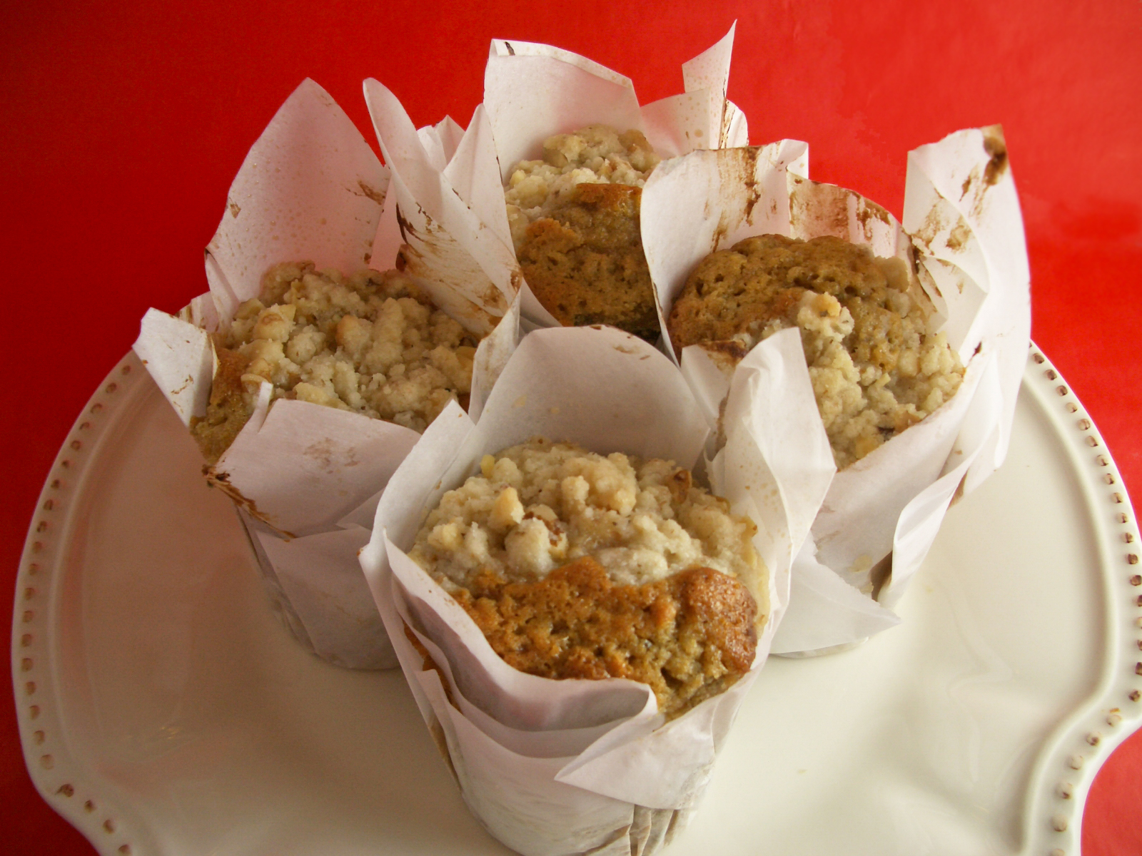 Goodies by Anna: Banana Muffins with Walnut Streusel Topping