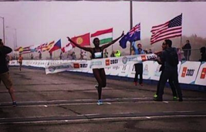 Geoffrey Kenisi And Diane Johnson Triumph At Bay To Breakers Race Marred By Delay, Injury